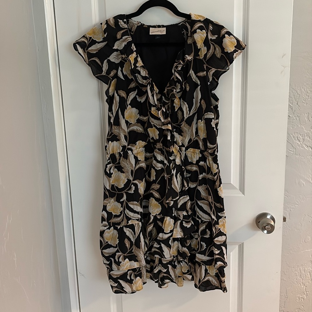 Universal Thread Black and Gold Floral Dress Size L EUC